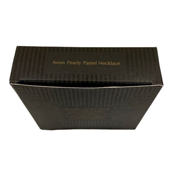 Vintage Avon Pearly Pastel Necklace Opalescent Beaded Chain Long 1994 - Picture 8 of 9